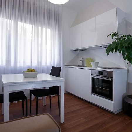 Starhost - Golden Apartments Salerno Exterior photo